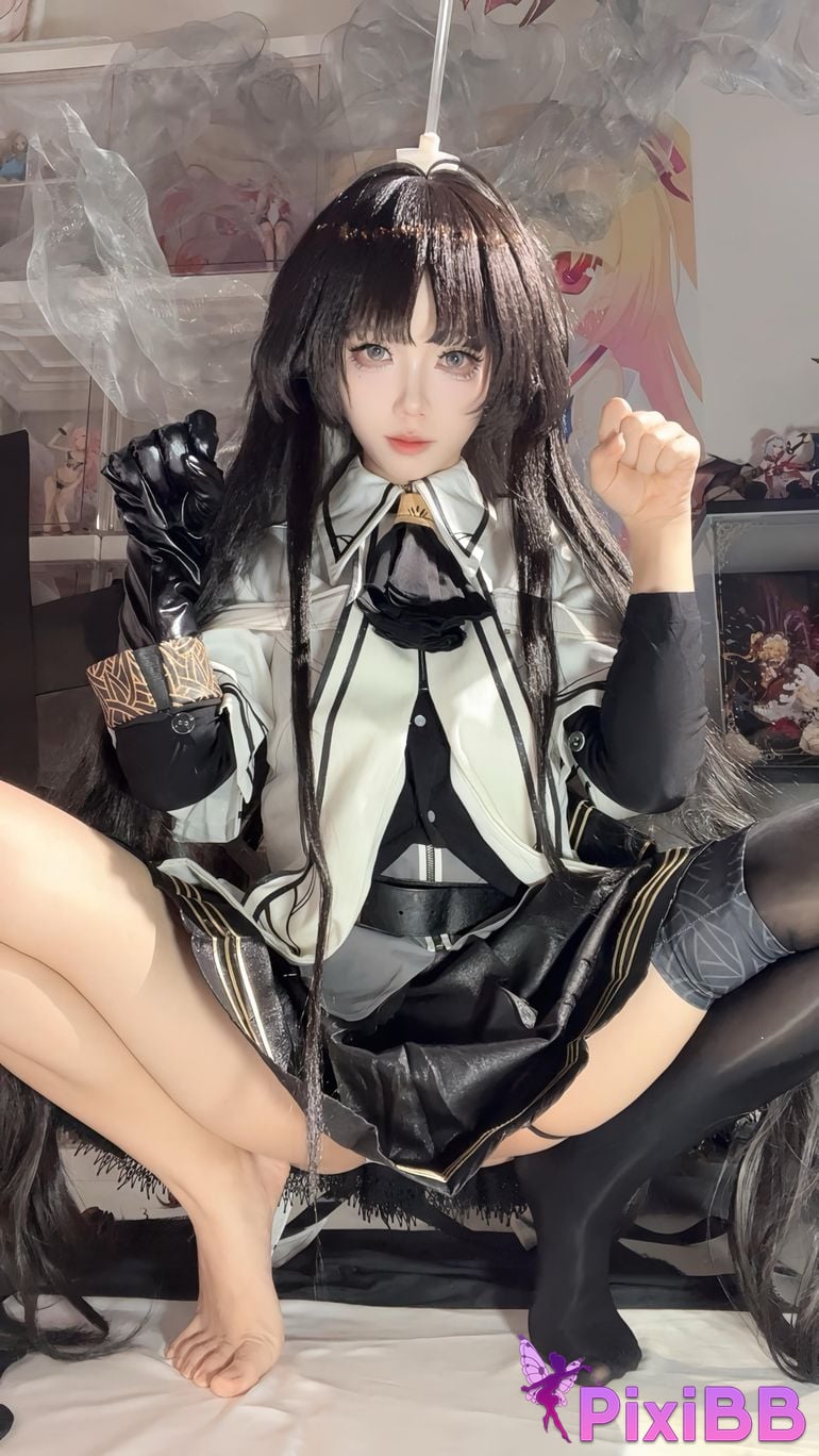 Cosplayer white oak Shirly Arknights arturo PixiBB.COM 003 1