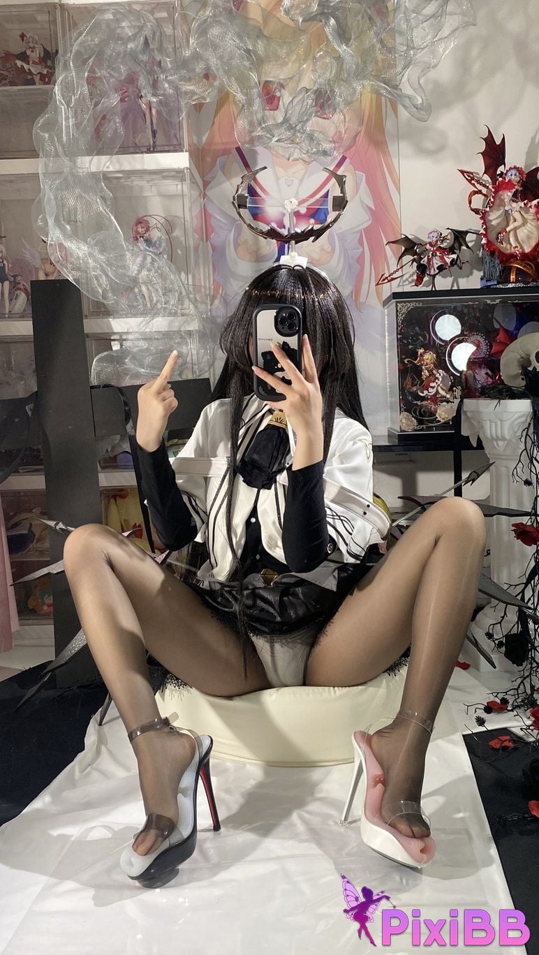 Cosplayer white oak Shirly Arknights arturo PixiBB.COM 083 1