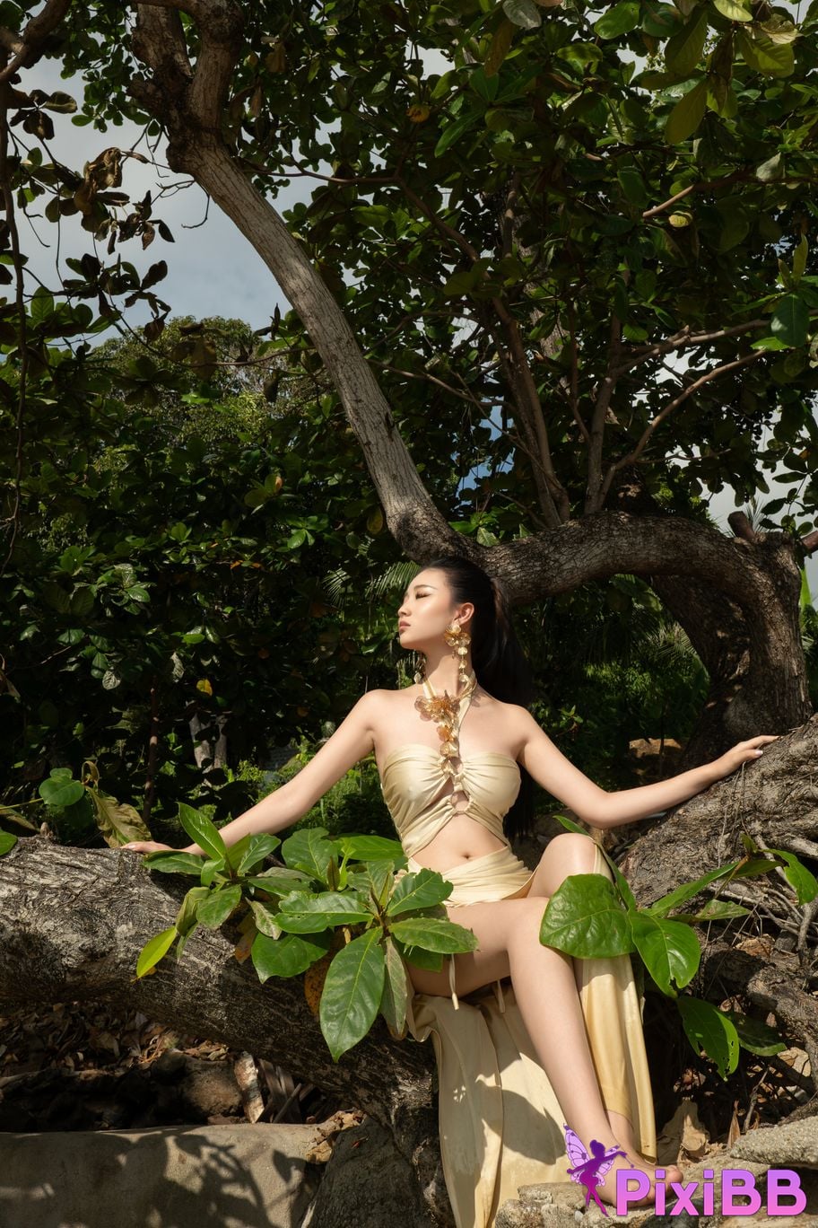 Cosplayer every year Nnian Venus by the Sea PixiBB.COM 070