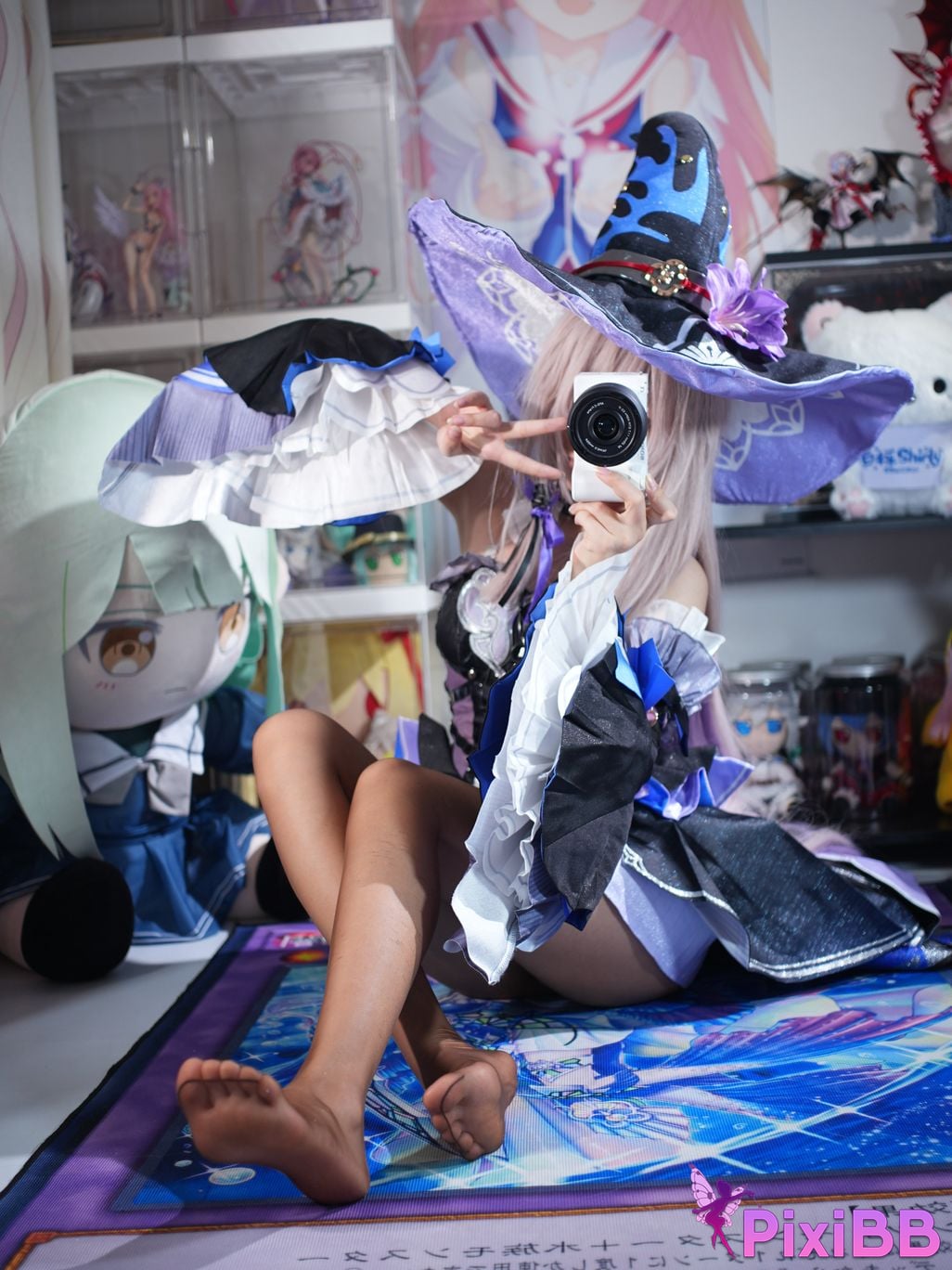 Cosplayer white oak Shirly Big black tower PixiBB.COM 001