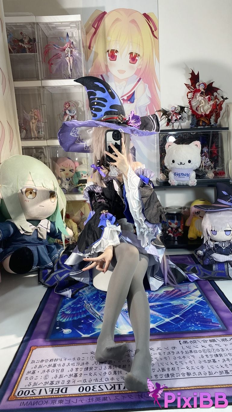 Cosplayer white oak Shirly Big black tower PixiBB.COM 004