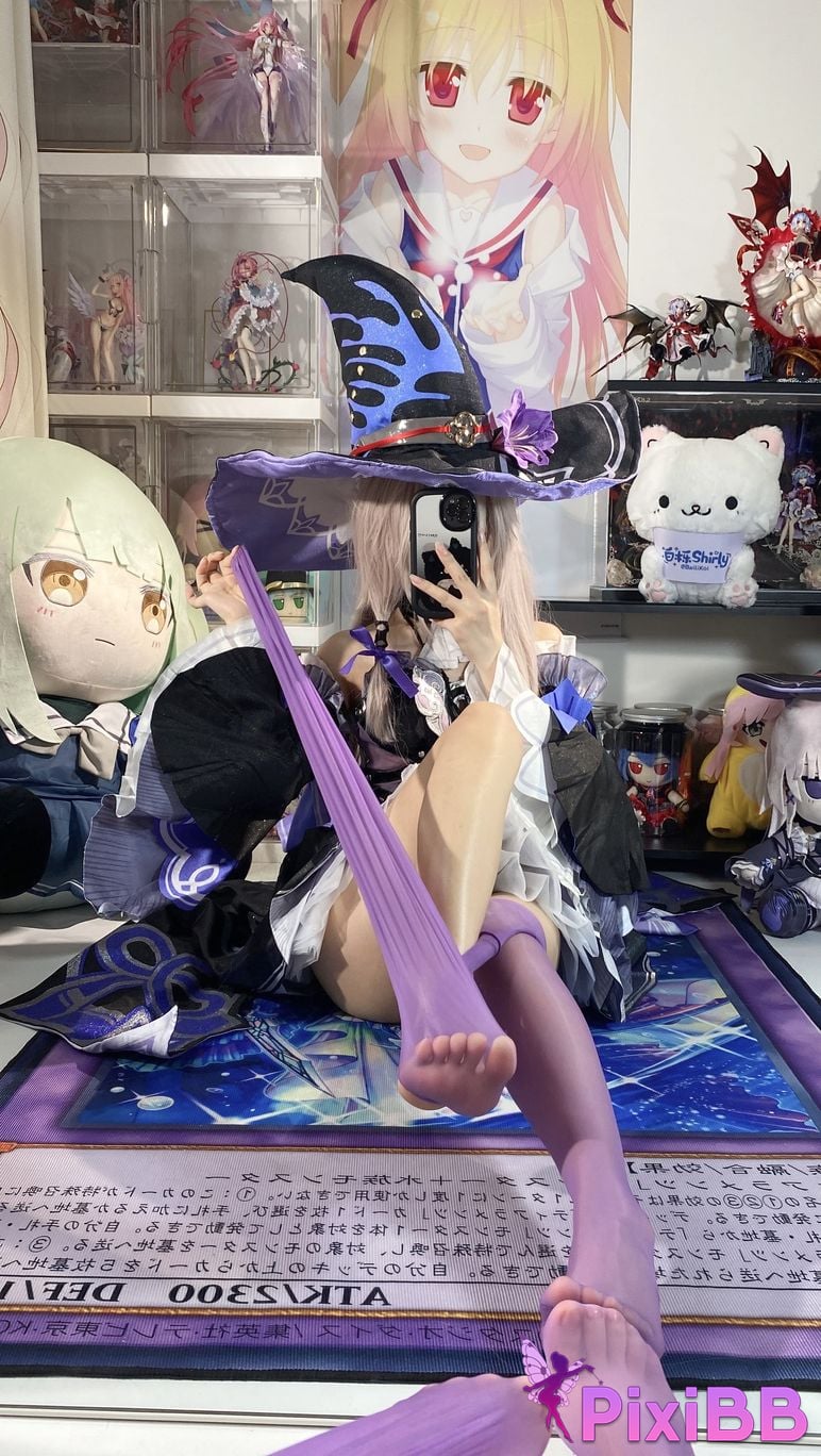 Cosplayer white oak Shirly Big black tower PixiBB.COM 006