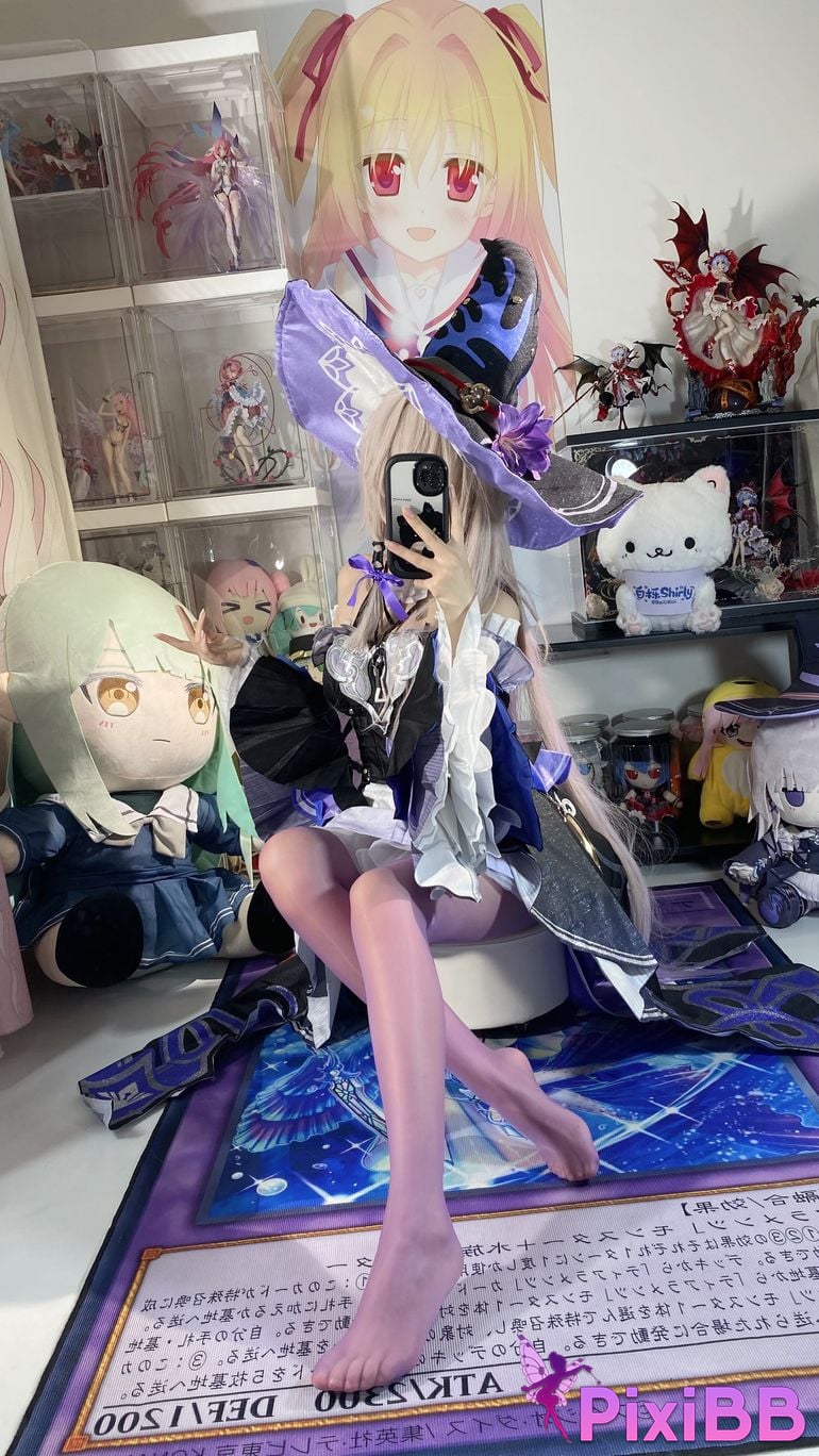 Cosplayer white oak Shirly Big black tower PixiBB.COM 007