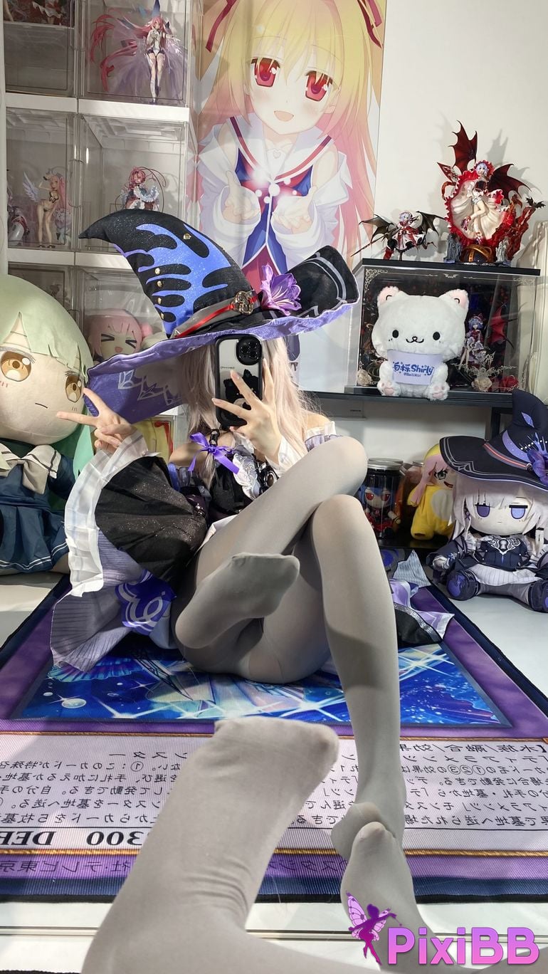 Cosplayer white oak Shirly Big black tower PixiBB.COM 008