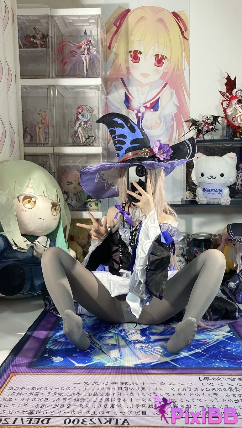 Cosplayer white oak Shirly Big black tower PixiBB.COM 009