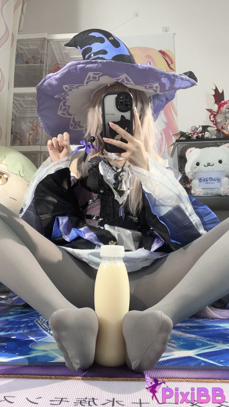 Cosplayer white oak Shirly Big black tower PixiBB.COM 012