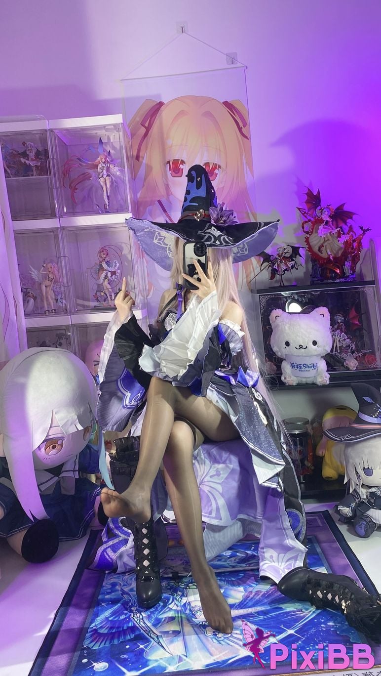 Cosplayer white oak Shirly Big black tower PixiBB.COM 022