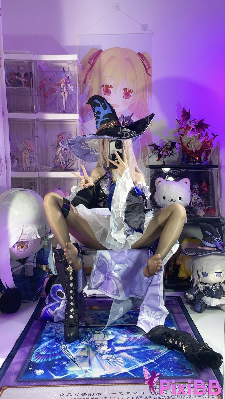 Cosplayer white oak Shirly Big black tower PixiBB.COM 028