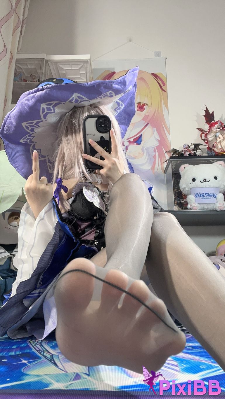 Cosplayer white oak Shirly Big black tower PixiBB.COM 029