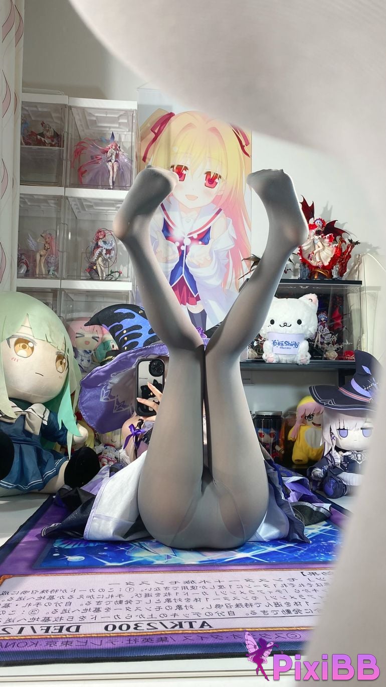 Cosplayer white oak Shirly Big black tower PixiBB.COM 030