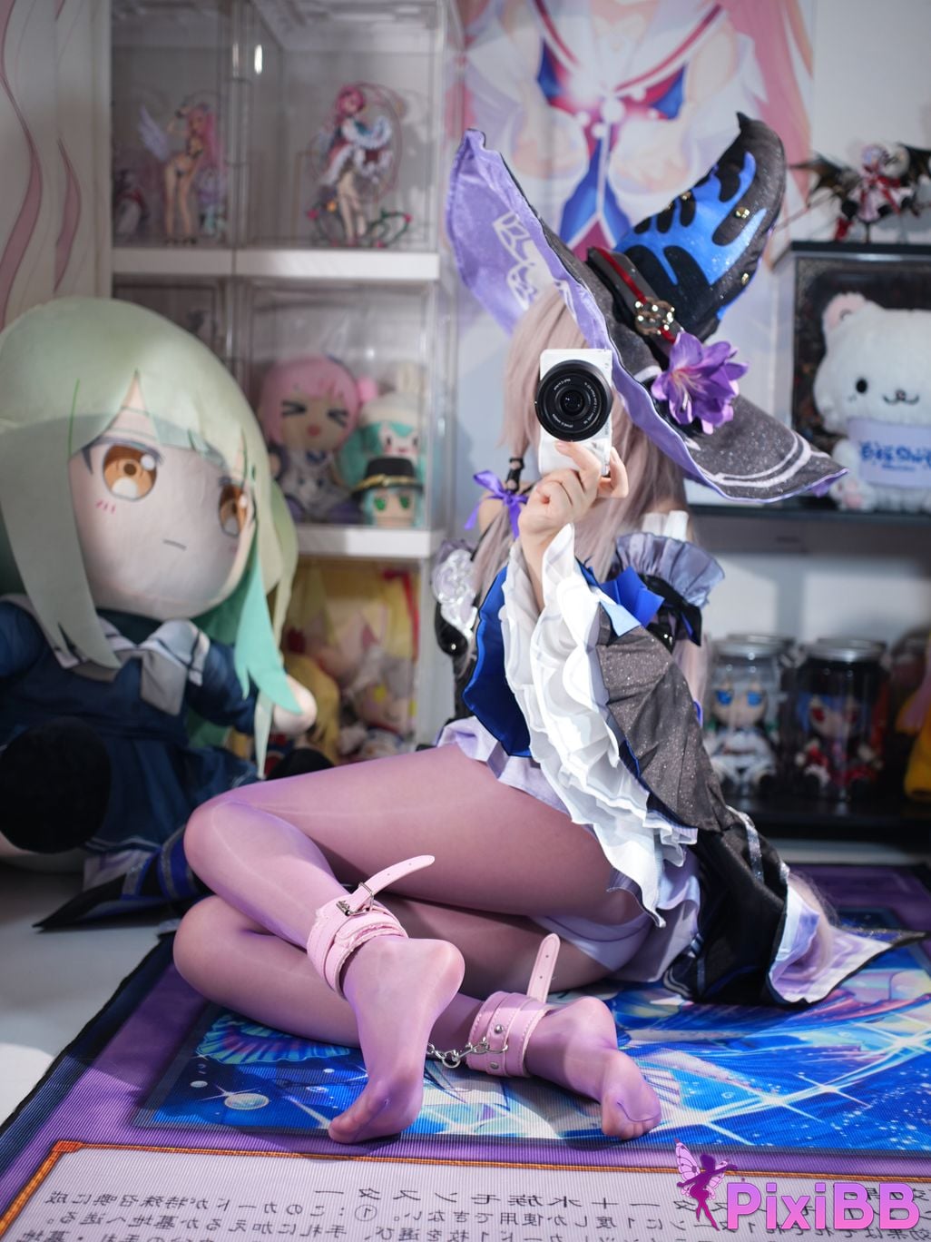 Cosplayer white oak Shirly Big black tower PixiBB.COM 034