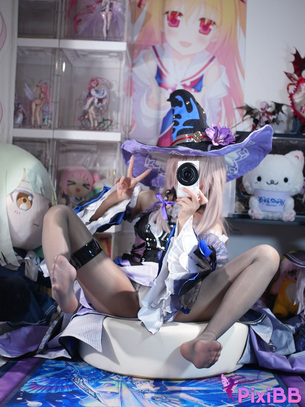 Cosplayer white oak Shirly Big black tower PixiBB.COM 041