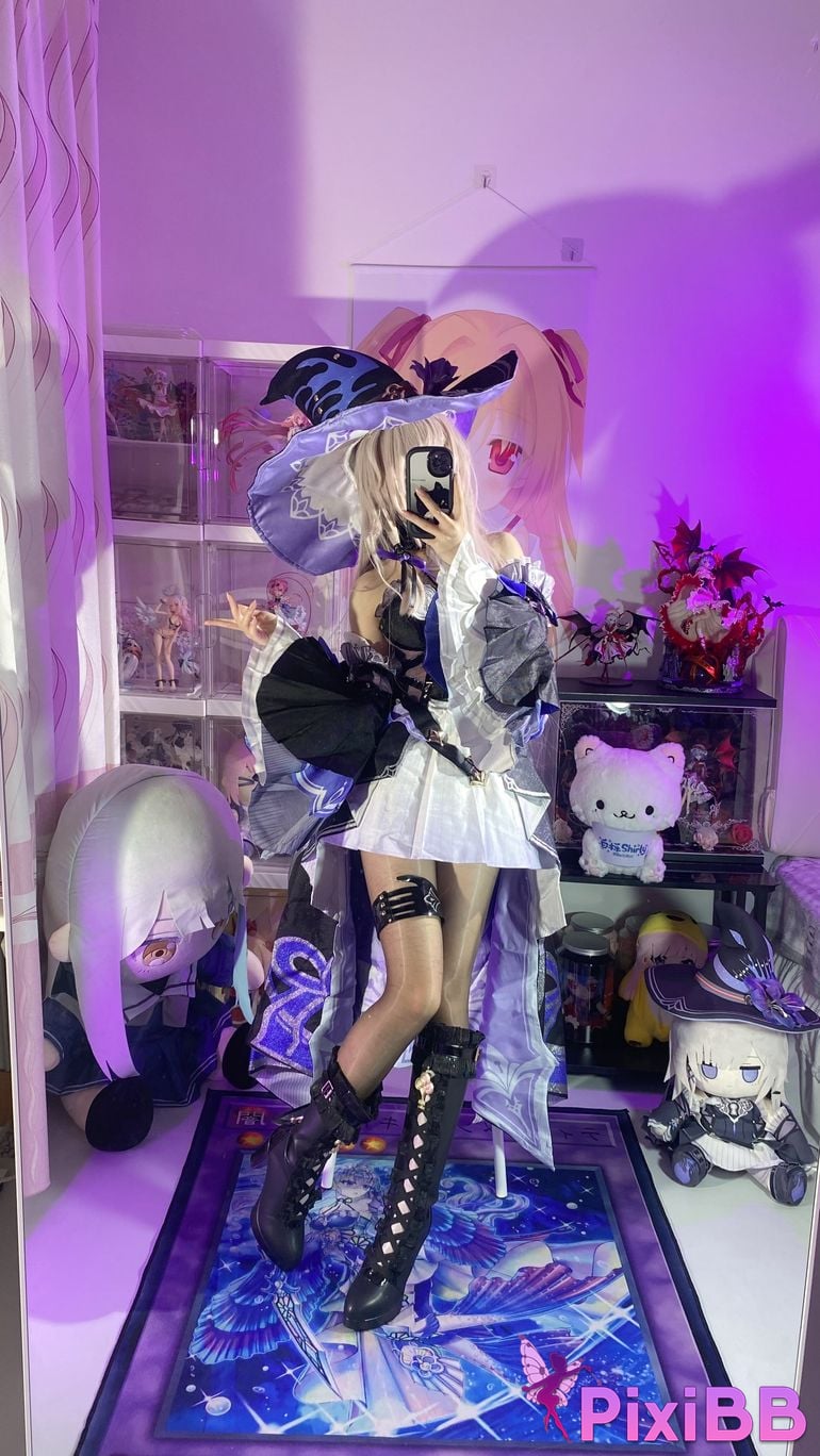 Cosplayer white oak Shirly Big black tower PixiBB.COM 059