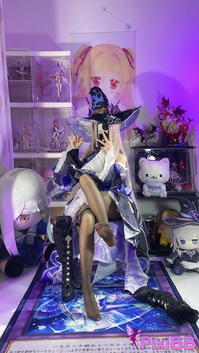 Cosplayer white oak Shirly Big black tower PixiBB.COM 062