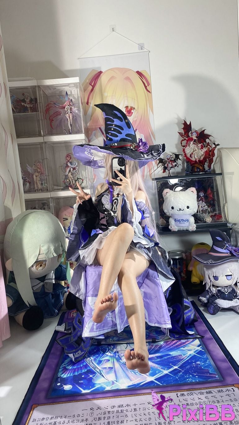 Cosplayer white oak Shirly Big black tower PixiBB.COM 064