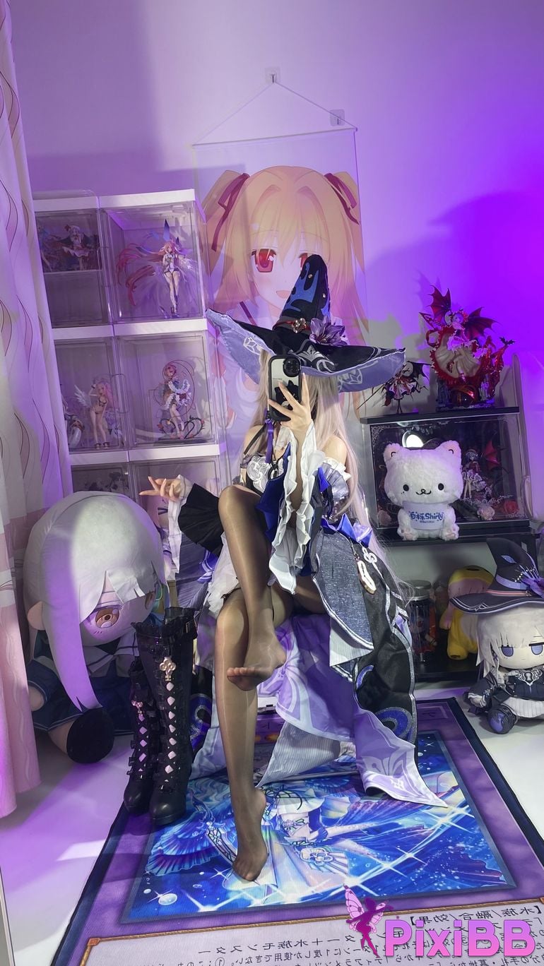 Cosplayer white oak Shirly Big black tower PixiBB.COM 068