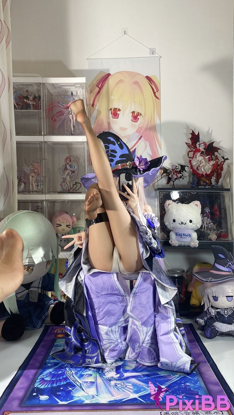 Cosplayer white oak Shirly Big black tower PixiBB.COM 077