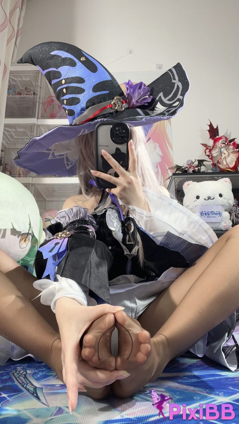 Cosplayer white oak Shirly Big black tower PixiBB.COM 078