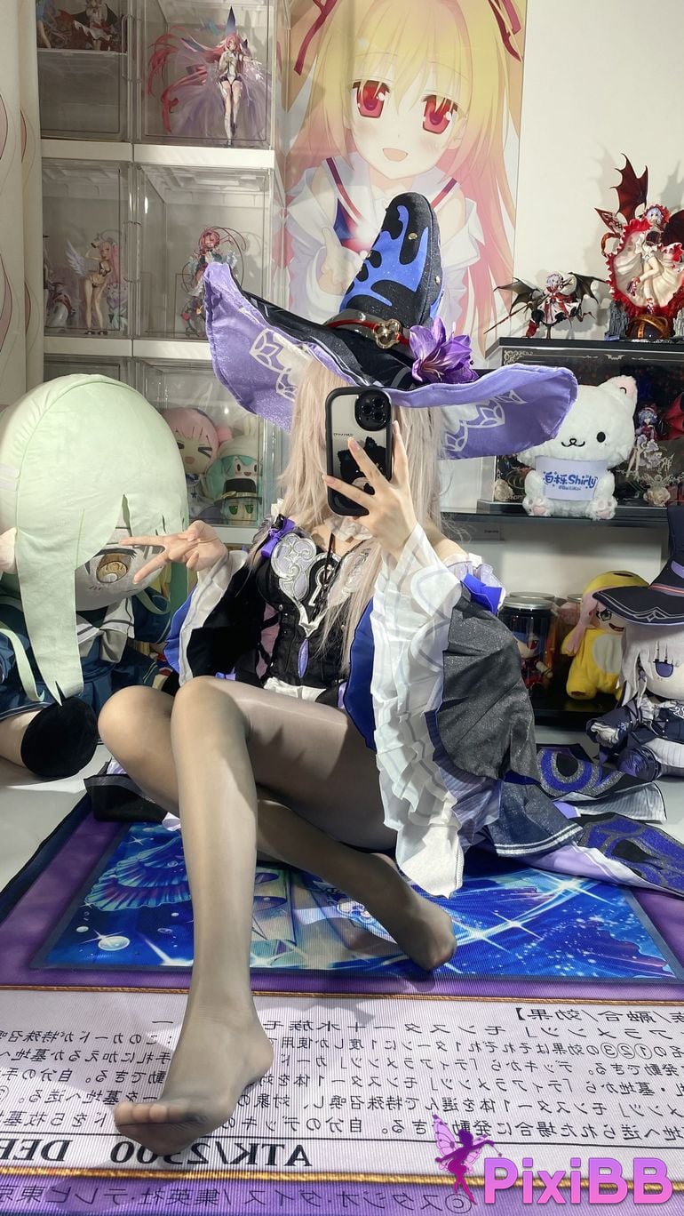 Cosplayer white oak Shirly Big black tower PixiBB.COM 086