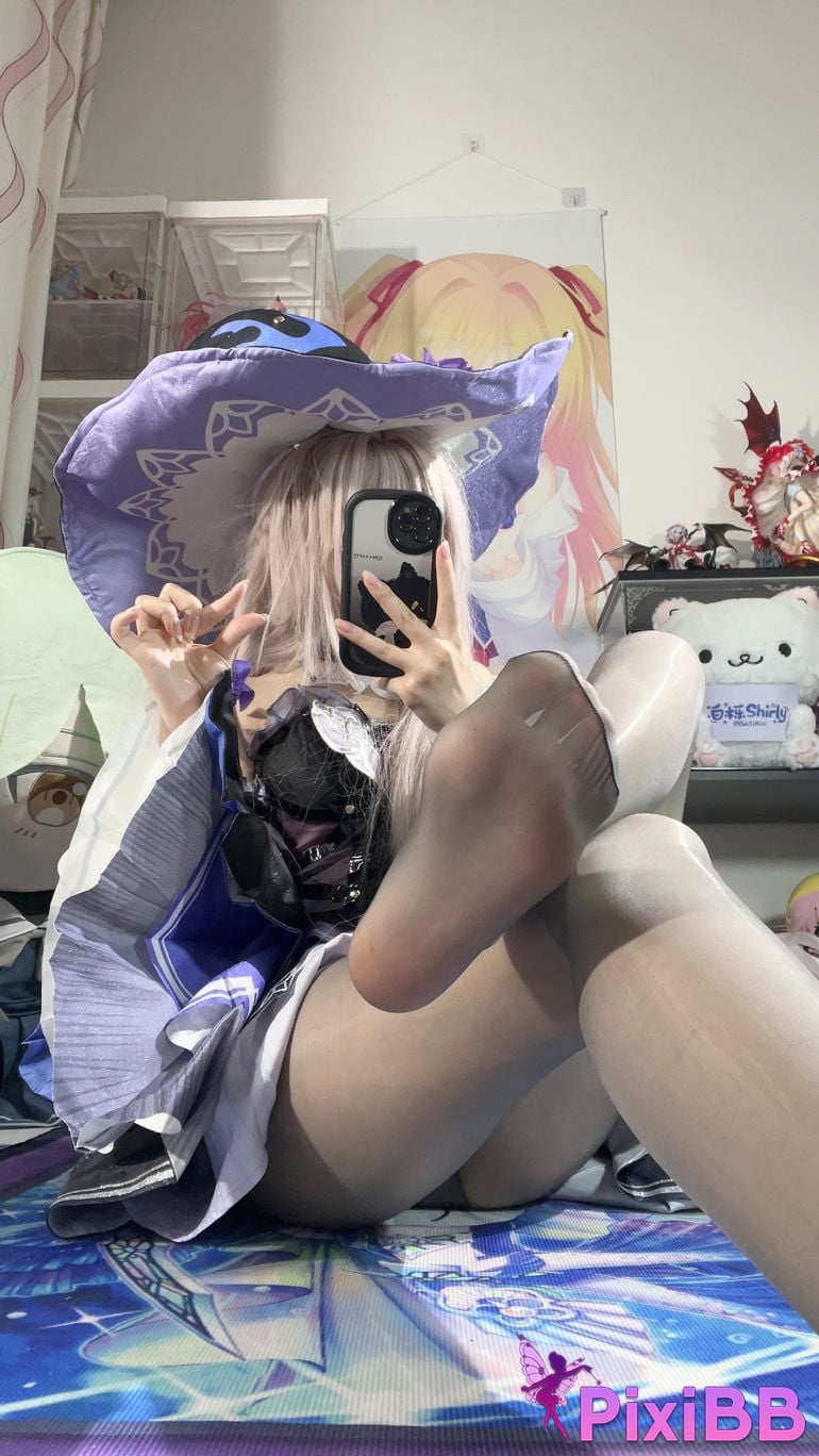 Cosplayer white oak Shirly Big black tower PixiBB.COM 092