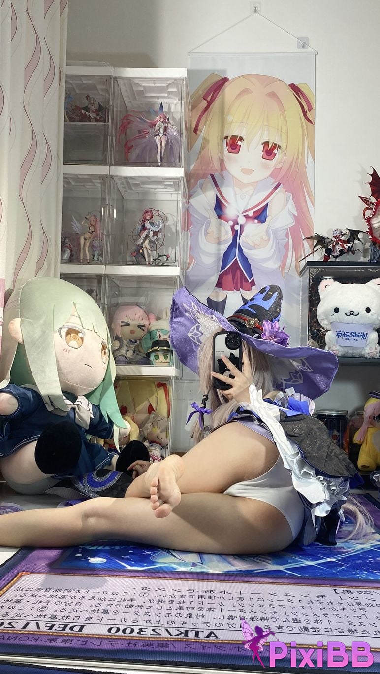 Cosplayer white oak Shirly Big black tower PixiBB.COM 099