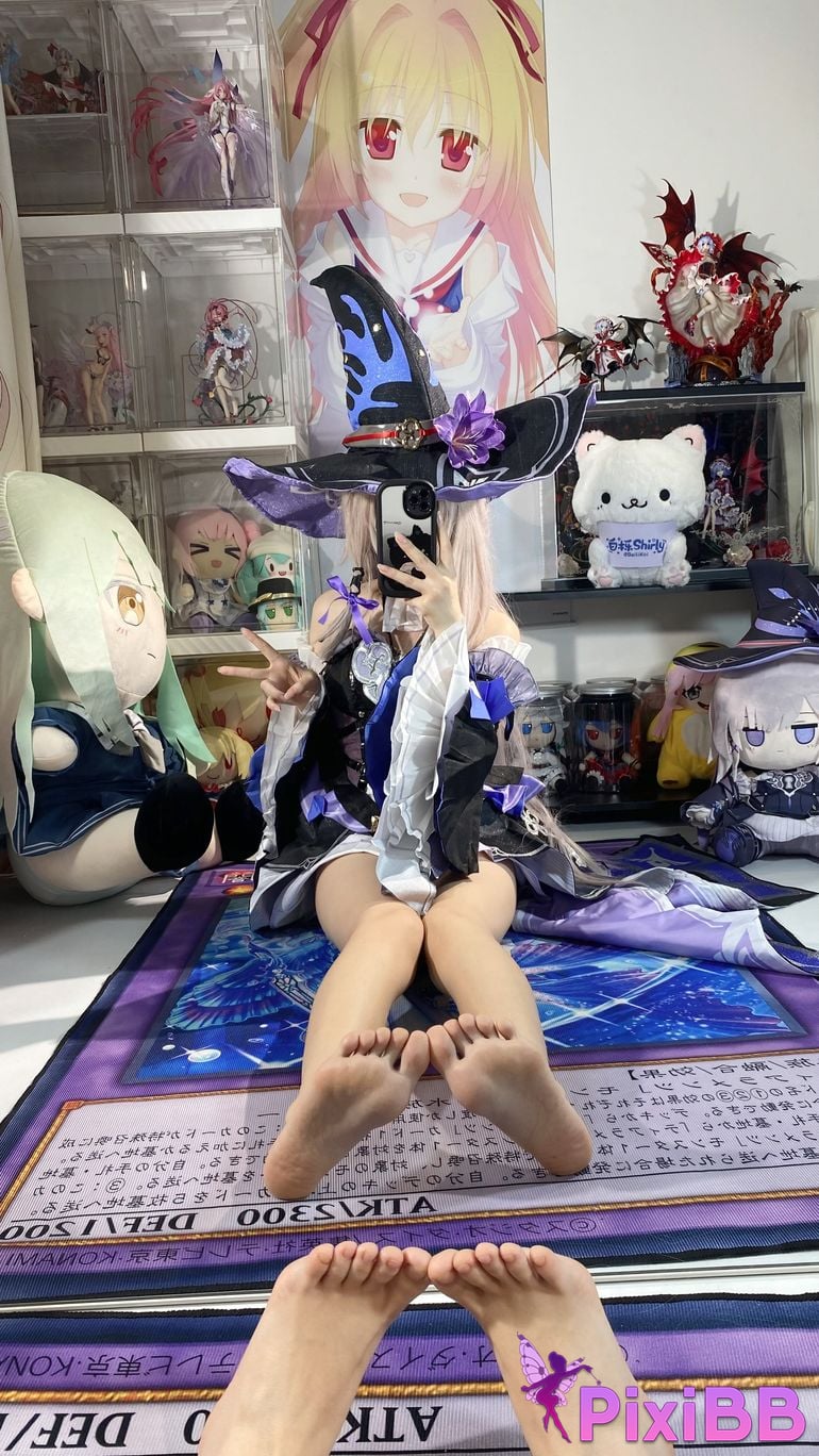 Cosplayer white oak Shirly Big black tower PixiBB.COM 104