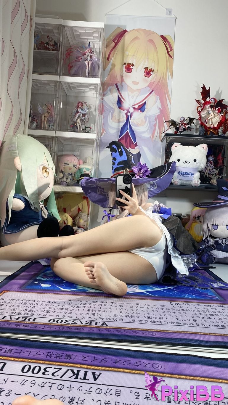 Cosplayer white oak Shirly Big black tower PixiBB.COM 107