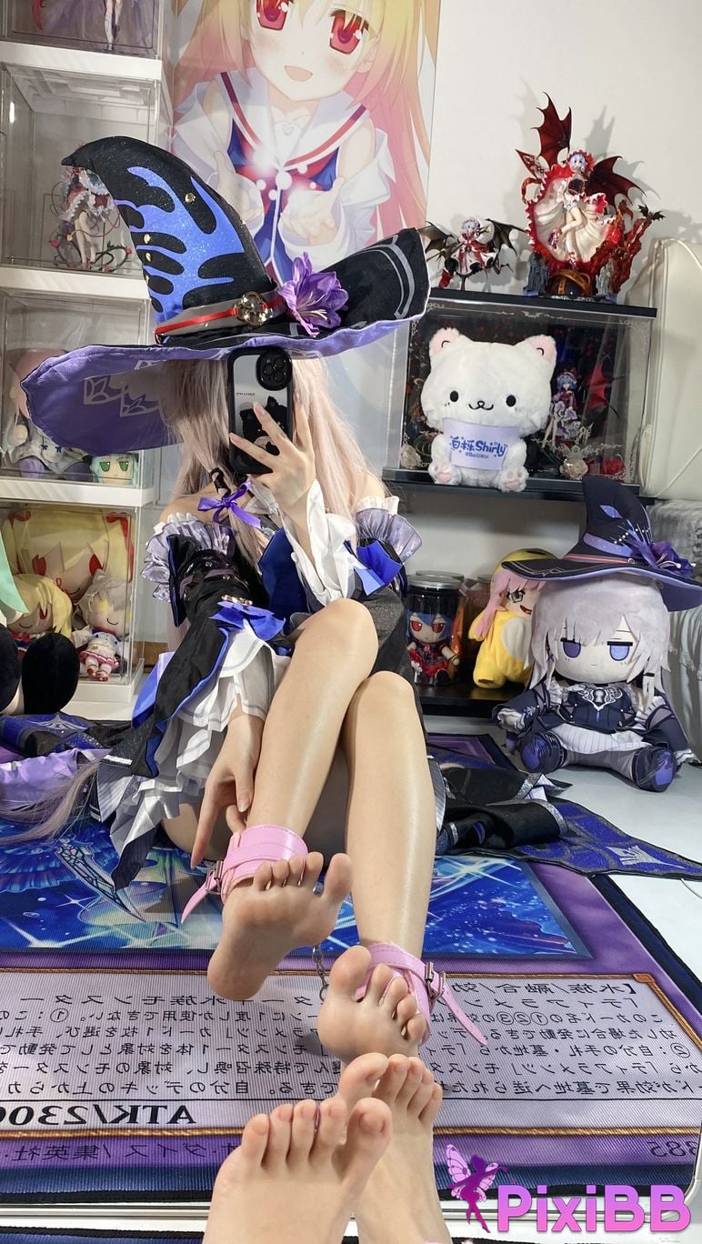 Cosplayer white oak Shirly Big black tower PixiBB.COM 110