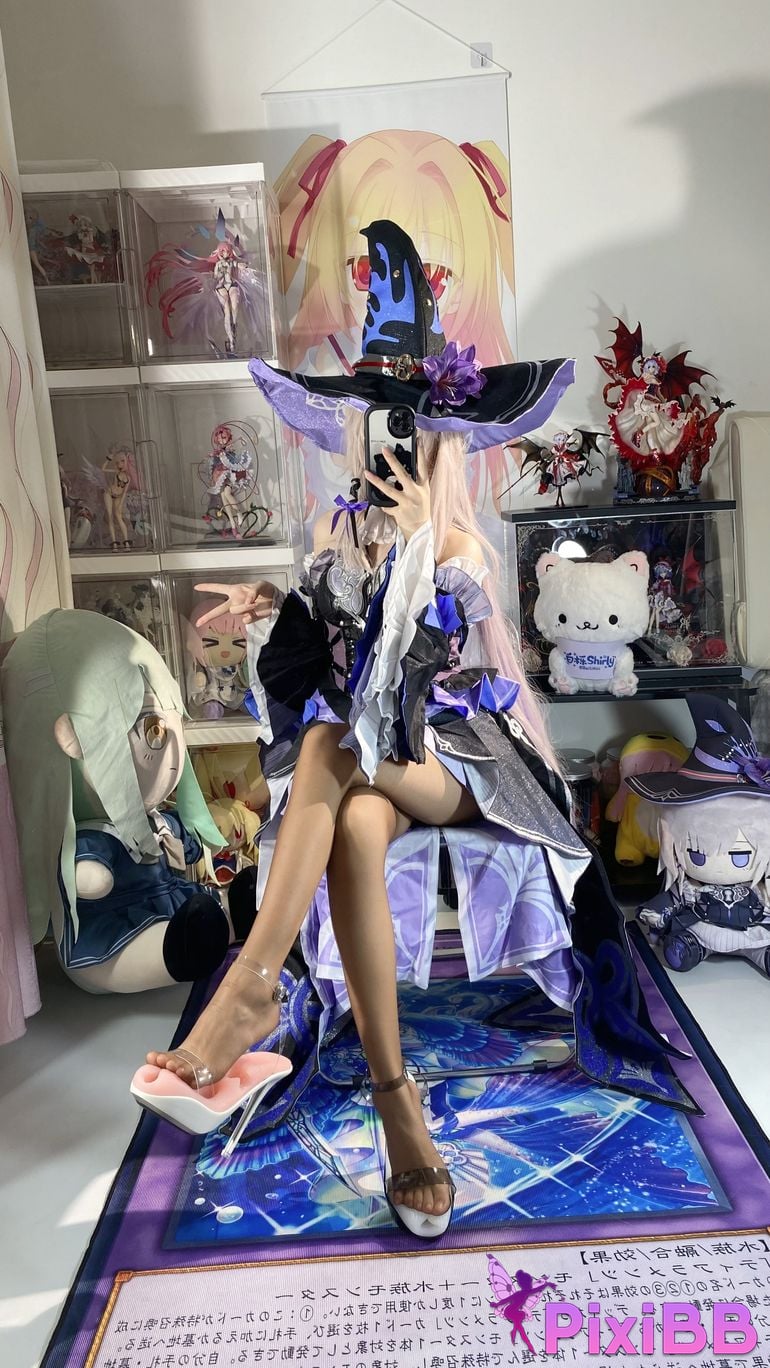 Cosplayer white oak Shirly Big black tower PixiBB.COM 114