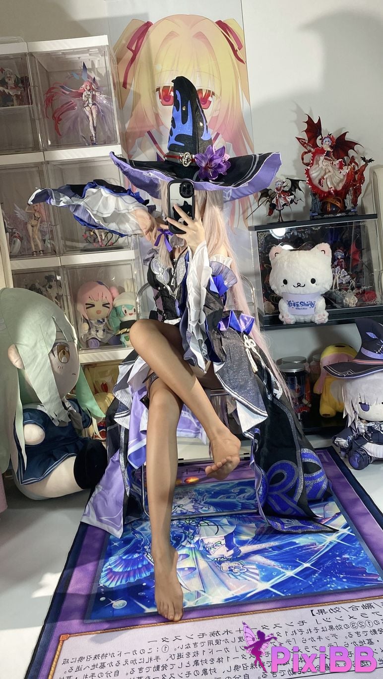 Cosplayer white oak Shirly Big black tower PixiBB.COM 115