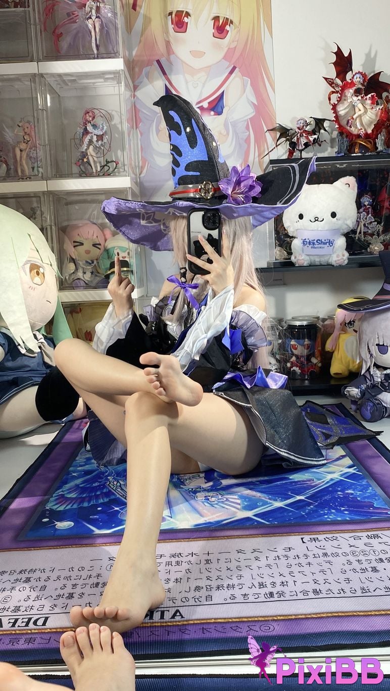 Cosplayer white oak Shirly Big black tower PixiBB.COM 118