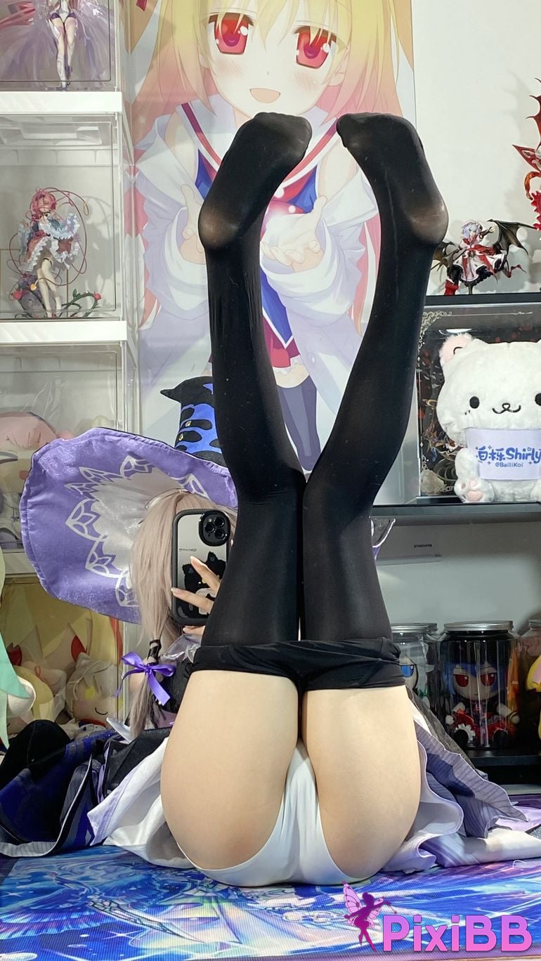 Cosplayer white oak Shirly Big black tower PixiBB.COM 122