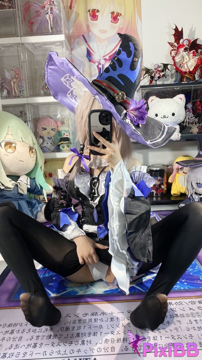 Cosplayer white oak Shirly Big black tower PixiBB.COM 123