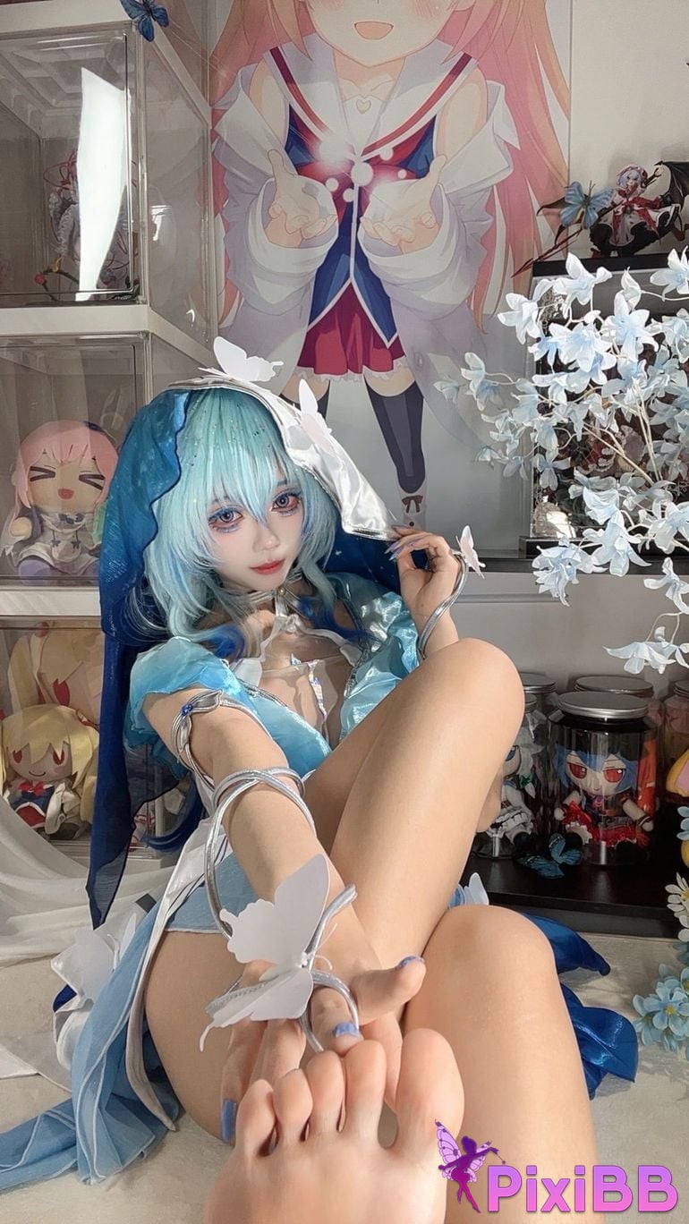 Cosplayer white oak Shirly Shorekeeper PixiBB.COM 011