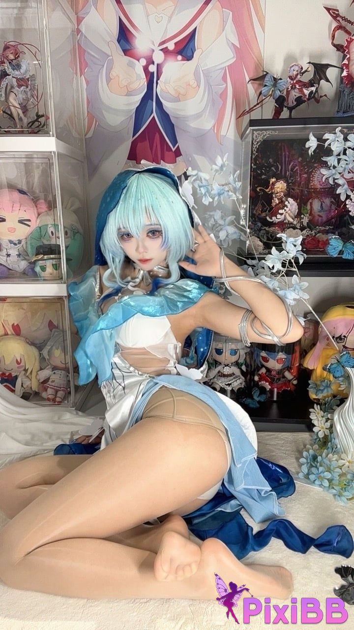 Cosplayer white oak Shirly Shorekeeper PixiBB.COM 020