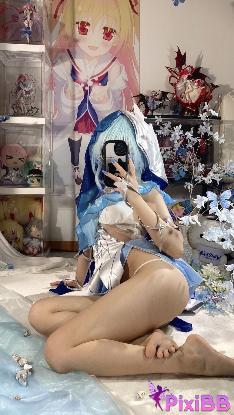 Cosplayer white oak Shirly Shorekeeper PixiBB.COM 032