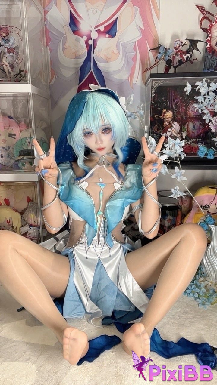 Cosplayer white oak Shirly Shorekeeper PixiBB.COM 057