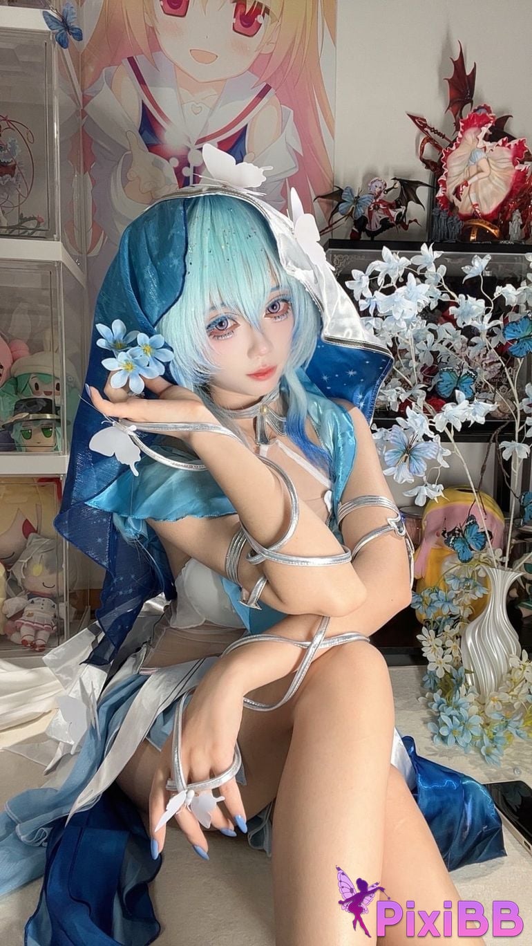 Cosplayer white oak Shirly Shorekeeper PixiBB.COM 081