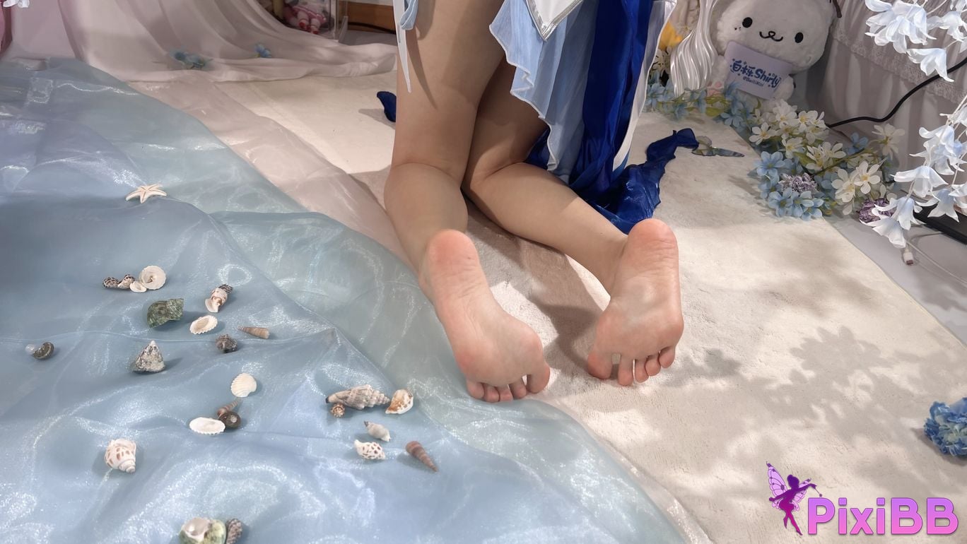 Cosplayer white oak Shirly Shorekeeper PixiBB.COM 086