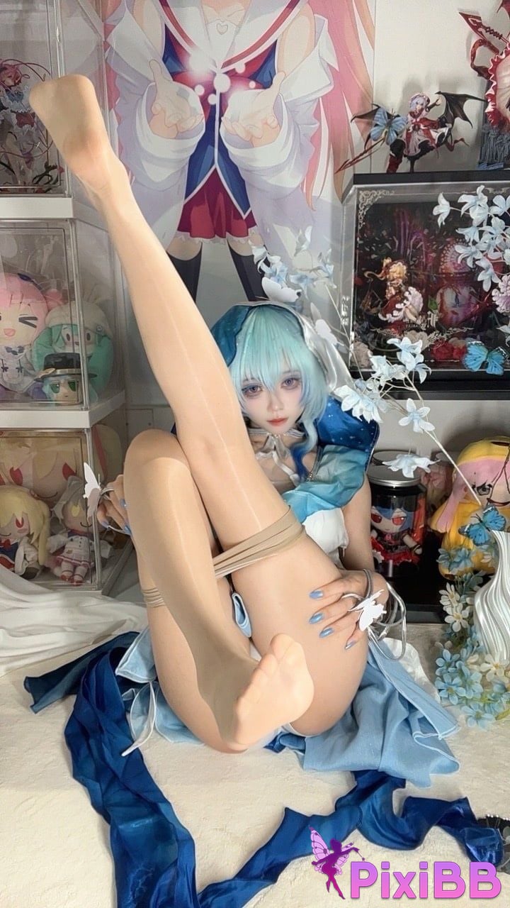 Cosplayer white oak Shirly Shorekeeper PixiBB.COM 088