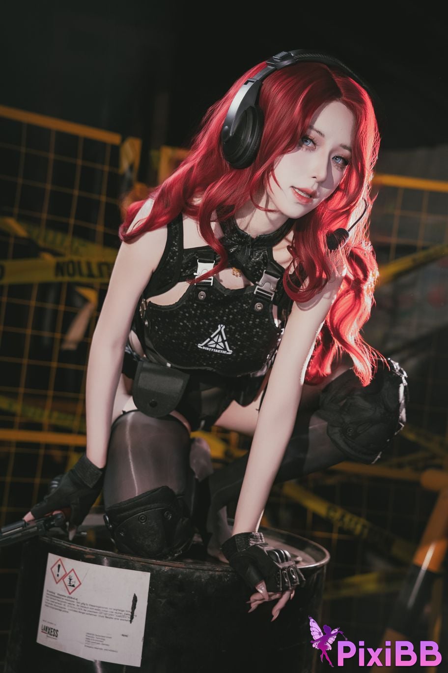 Cosplayer Shuangmu Fusu Arknights Shirter Dede Club Tactical Style PixiBB.COM 003