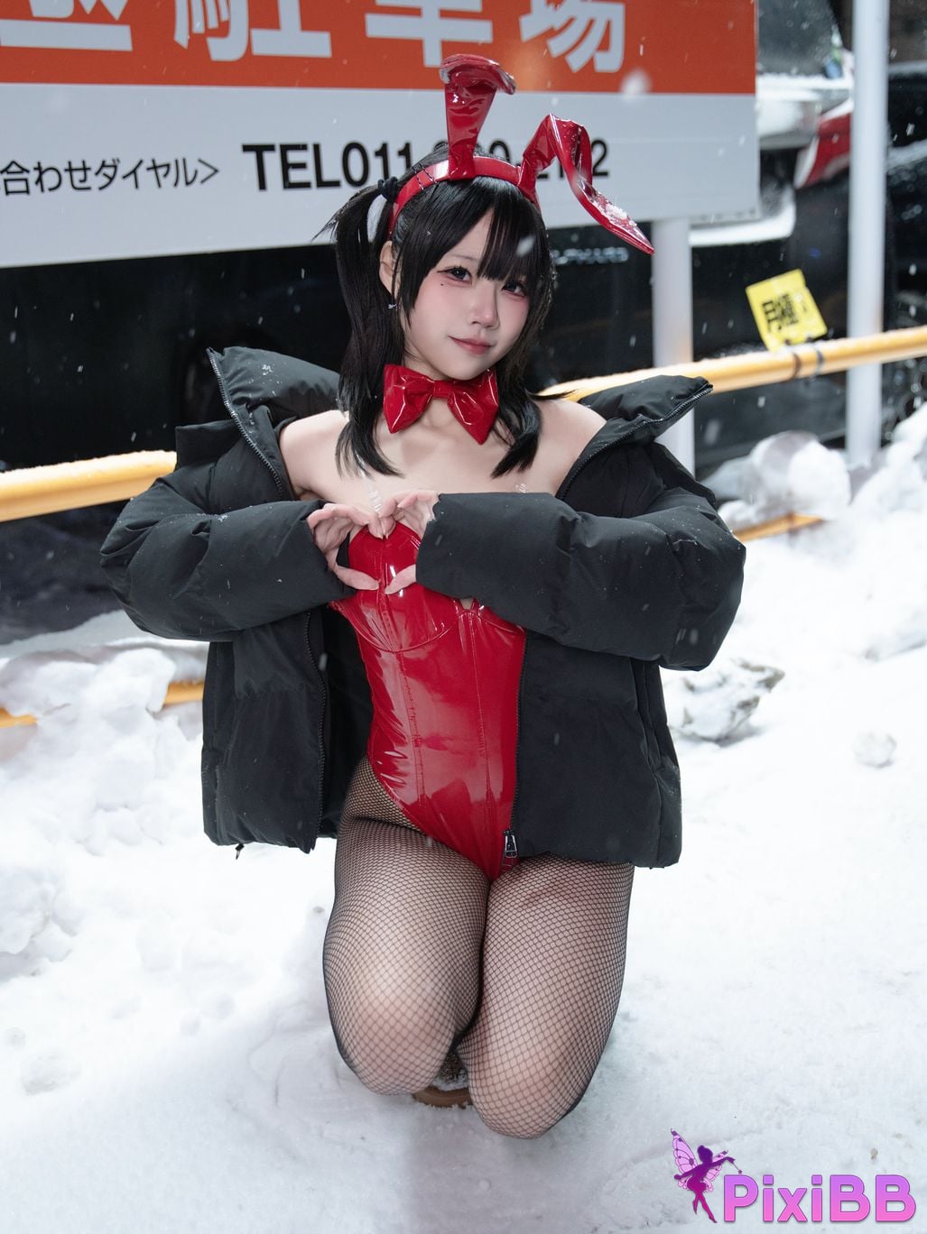 Cosplayer Shimizu Nagi 24h Red Rabbit Parking Lot PixiBB.COM 028