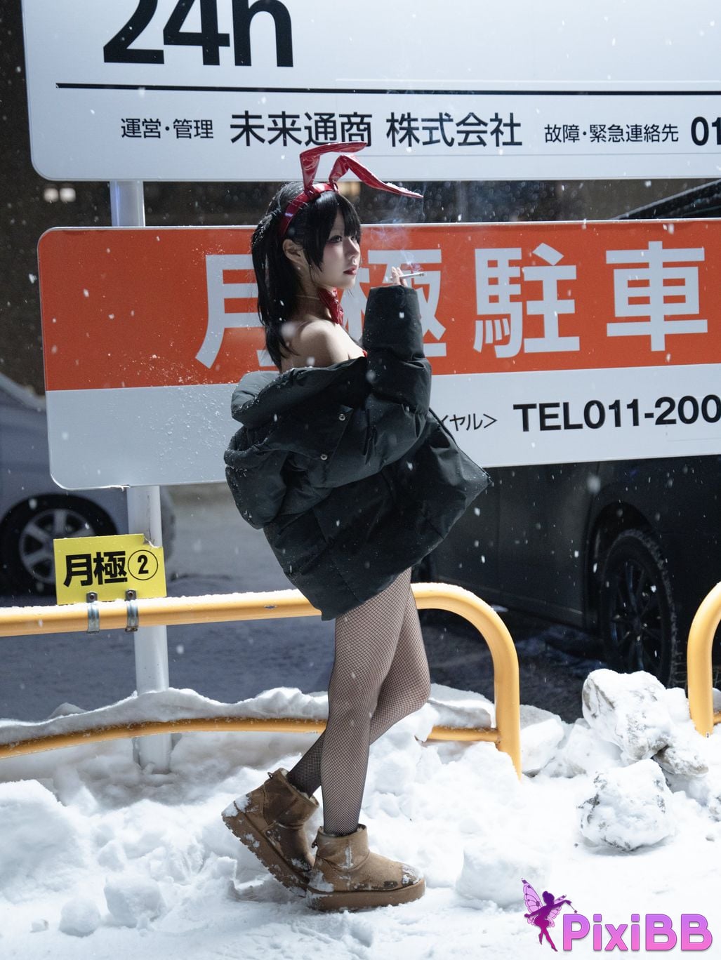 Cosplayer Shimizu Nagi 24h Red Rabbit Parking Lot PixiBB.COM 044