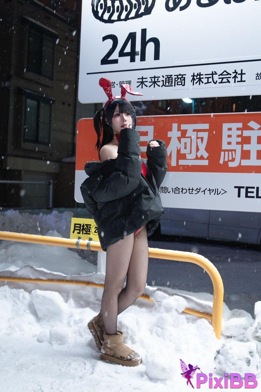 Cosplayer Shimizu Nagi 24h Red Rabbit Parking Lot PixiBB.COM 048