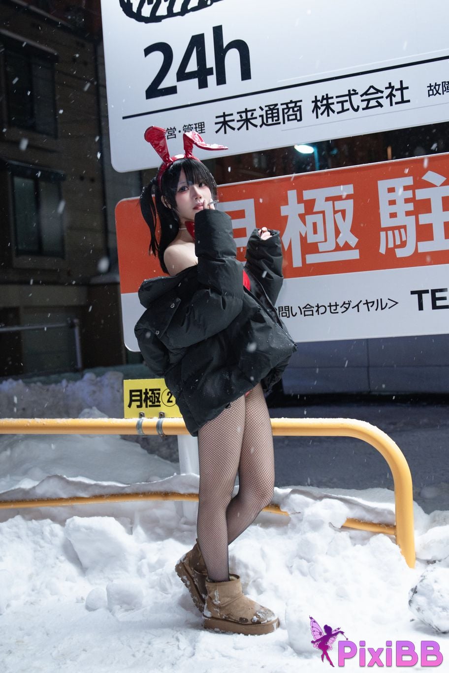 Cosplayer Shimizu Nagi 24h Red Rabbit Parking Lot PixiBB.COM 049