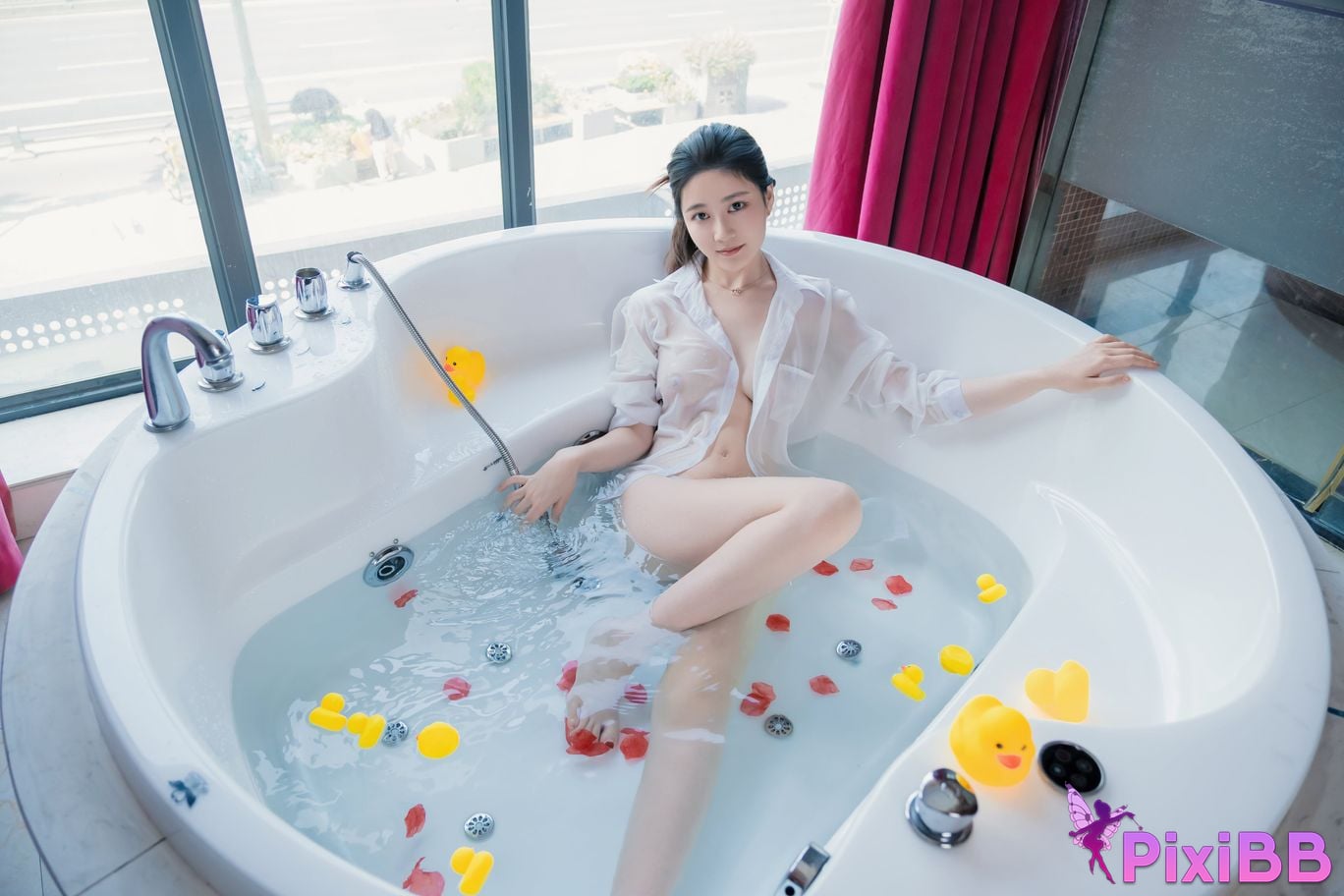 Cosplayer every year Nnian bathing girl PixiBB.COM 052