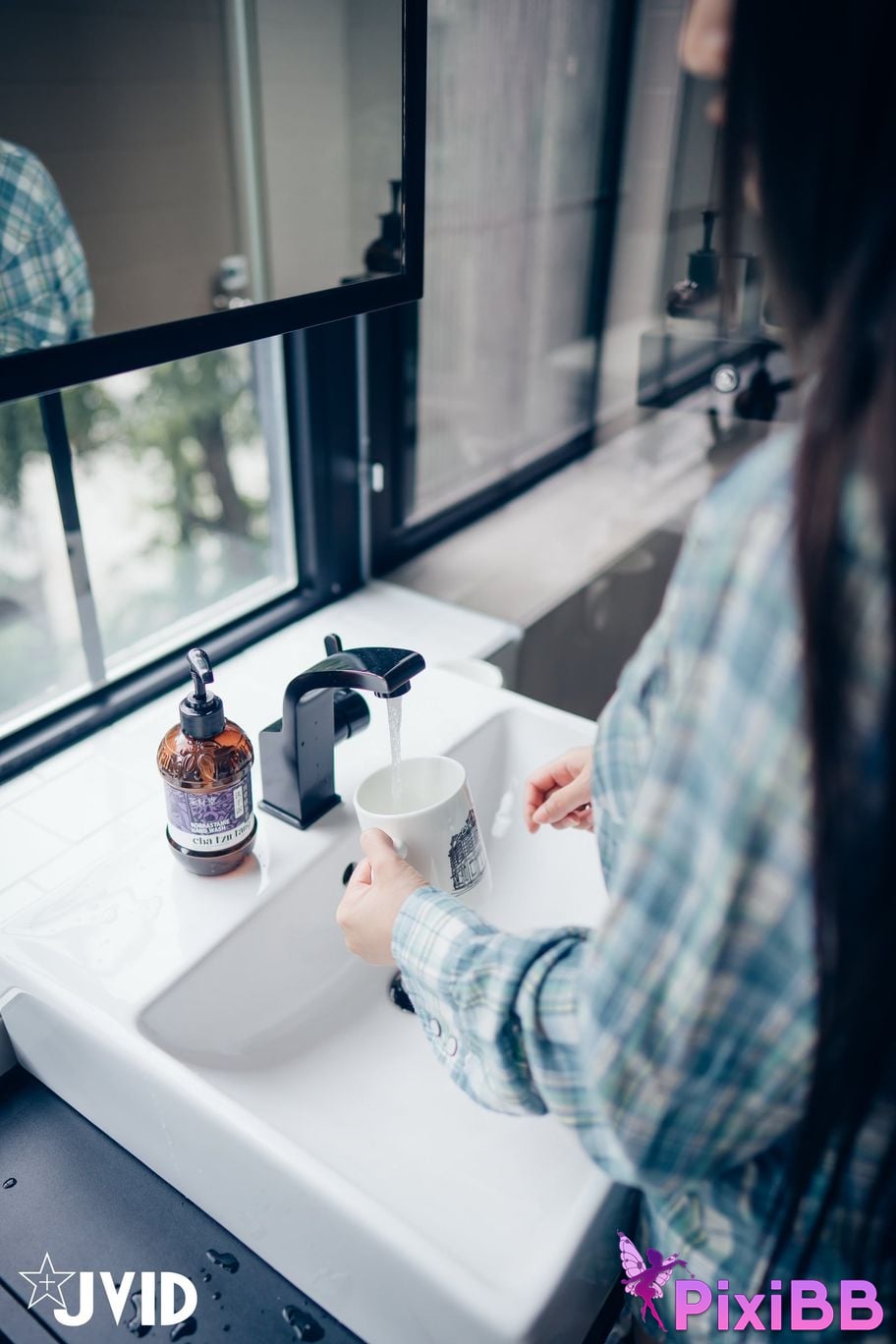 JVID Lele Le Rang Ren Ke Yi Neng Nan Nu Jiao Huan Shen Ti De Xiang Ji Ban Gen Yin Cang Chi Du Shang Kong Wu Ma Zhe PixiBB.COM 005