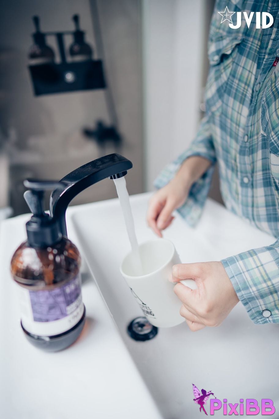 JVID Lele Le Rang Ren Ke Yi Neng Nan Nu Jiao Huan Shen Ti De Xiang Ji Ban Gen Yin Cang Chi Du Shang Kong Wu Ma Zhe PixiBB.COM 069