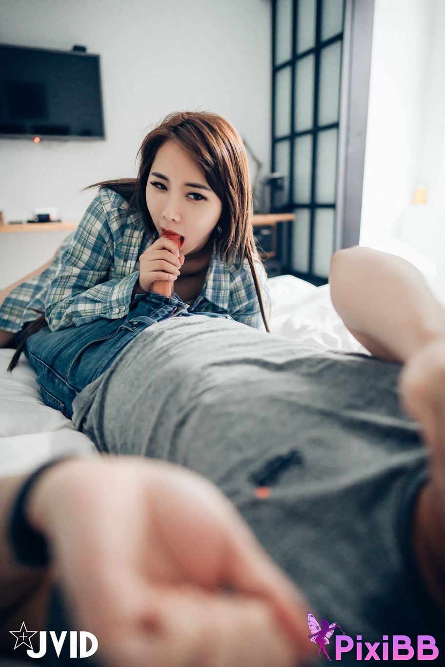 JVID Lele Le Rang Ren Ke Yi Neng Nan Nu Jiao Huan Shen Ti De Xiang Ji Ban Gen Yin Cang Chi Du Shang Kong Wu Ma Zhe PixiBB.COM 073