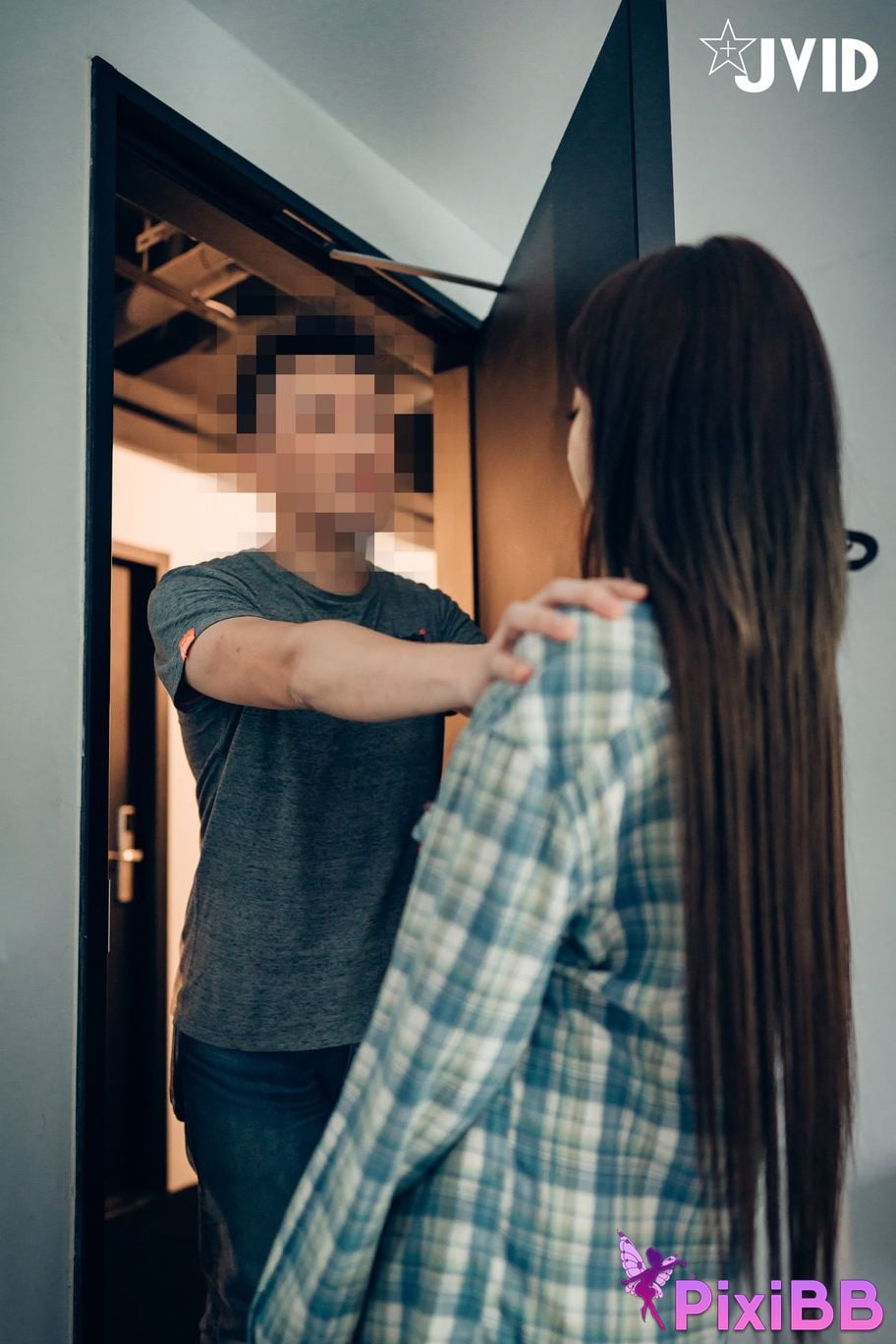 JVID Lele Le Rang Ren Ke Yi Neng Nan Nu Jiao Huan Shen Ti De Xiang Ji Ban Gen Yin Cang Chi Du Shang Kong Wu Ma Zhe PixiBB.COM 091